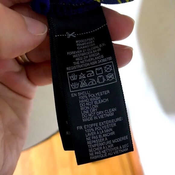 Fun & Funky Lightweight Blouse by Forever 21 - Picture 2 of 9